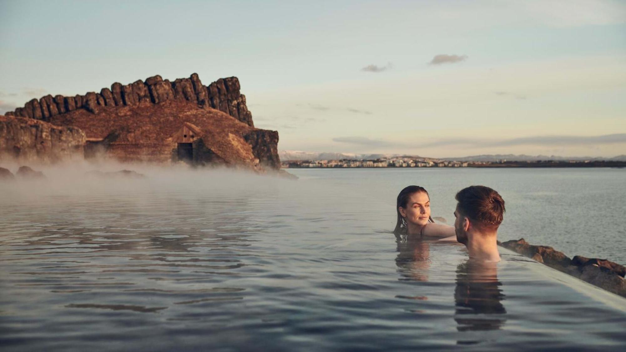 Ocean View Near Sky Lagoon Íbúð